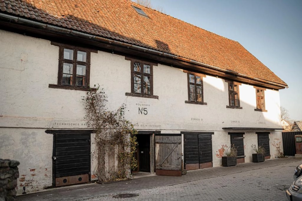 Noliktava No 5 facade